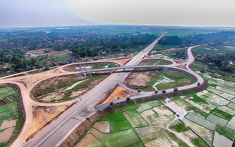 Tuyến cao tốc Dầu Giây Phan Thiết đã hiện rõ hình hài