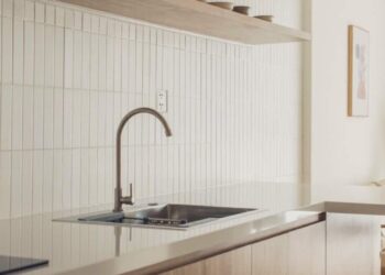 Cho thuê 2PN2WC full nội thất gỗ đẹp Vinhomes Grand Park