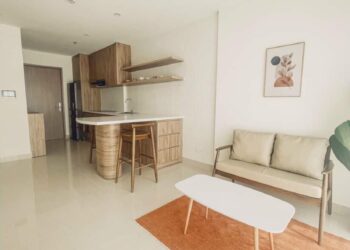 Cho thuê 2PN2WC full nội thất gỗ đẹp Vinhomes Grand Park