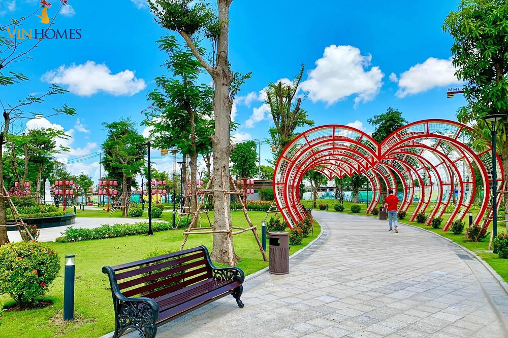 Con đường tình yêu lung linh vào mỗi buổi tối