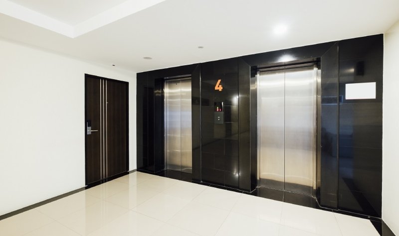 có nên mua chung cư gần thang máy